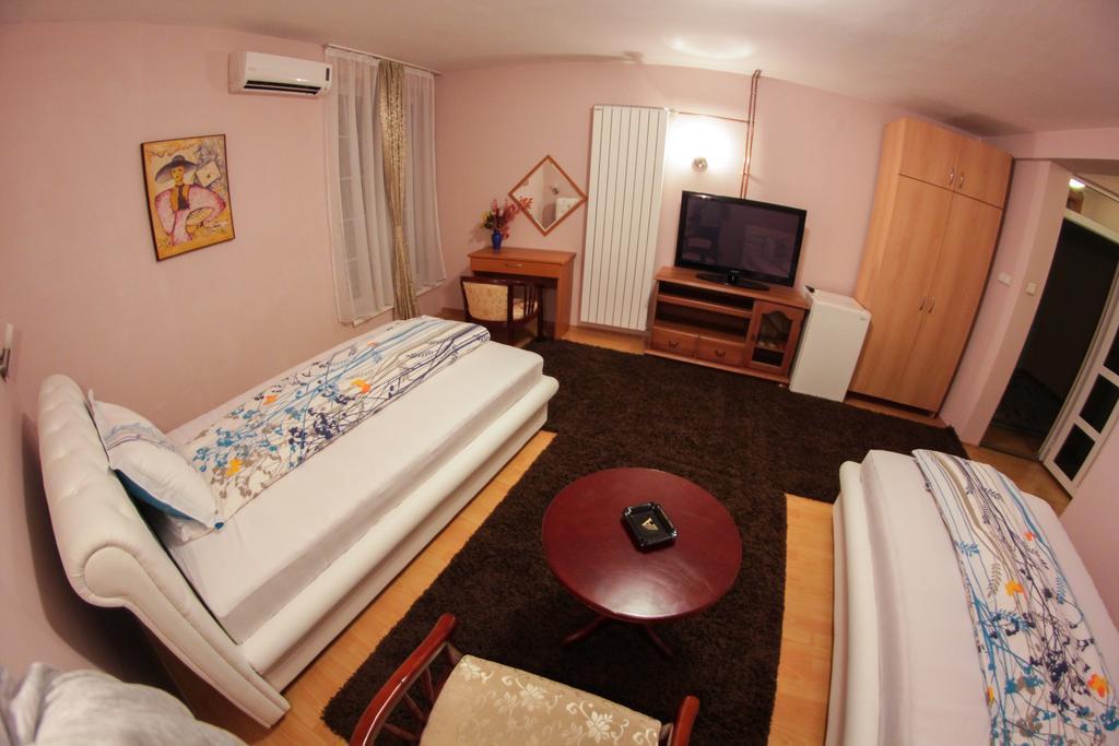 Hotel Fontana Zenica Zimmer foto